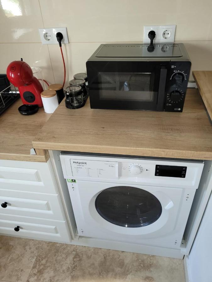 Lovely Apartment Near City Center คลูจ-นาโปกา ภายนอก รูปภาพ